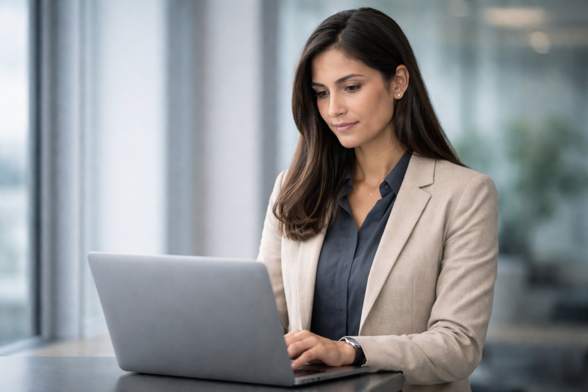 Team werkt samen in een professionele omgeving